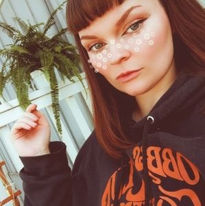 Meet your Posher, Yhanna